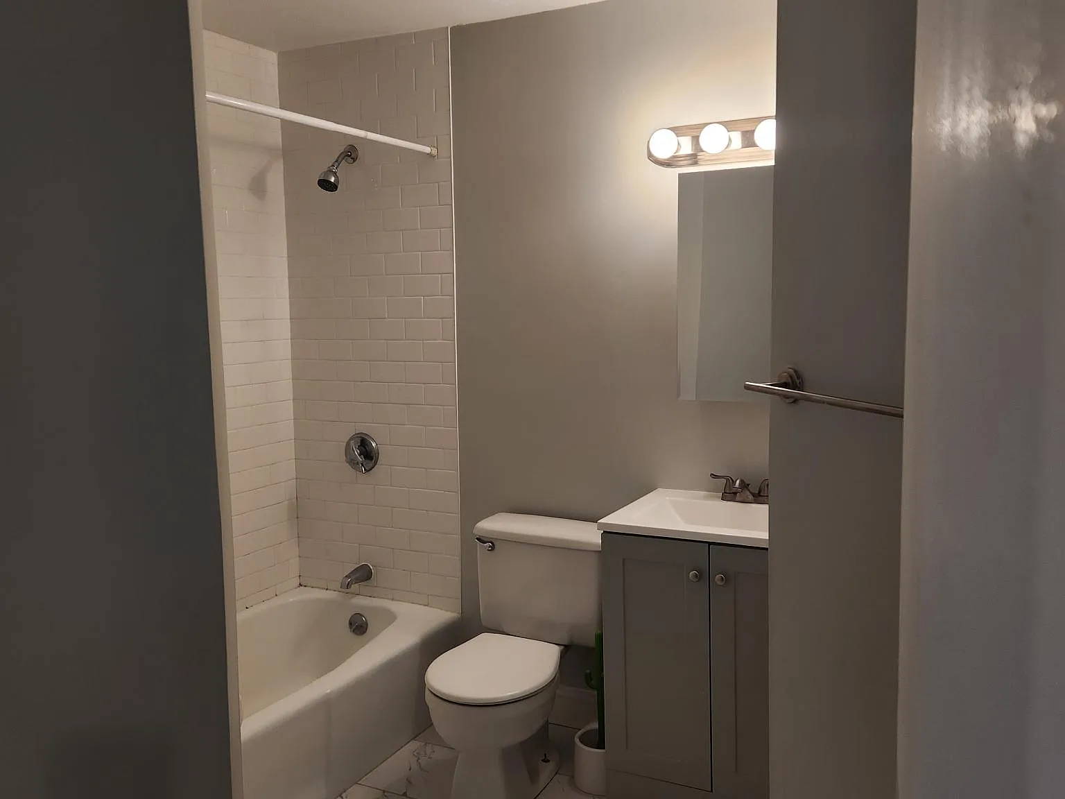 2 bed, 800 sqft, $1,700 — Photo 3