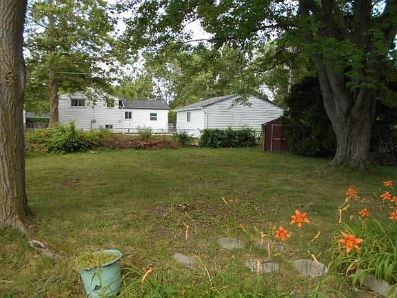 4th image of 8624 Hemlock Ct