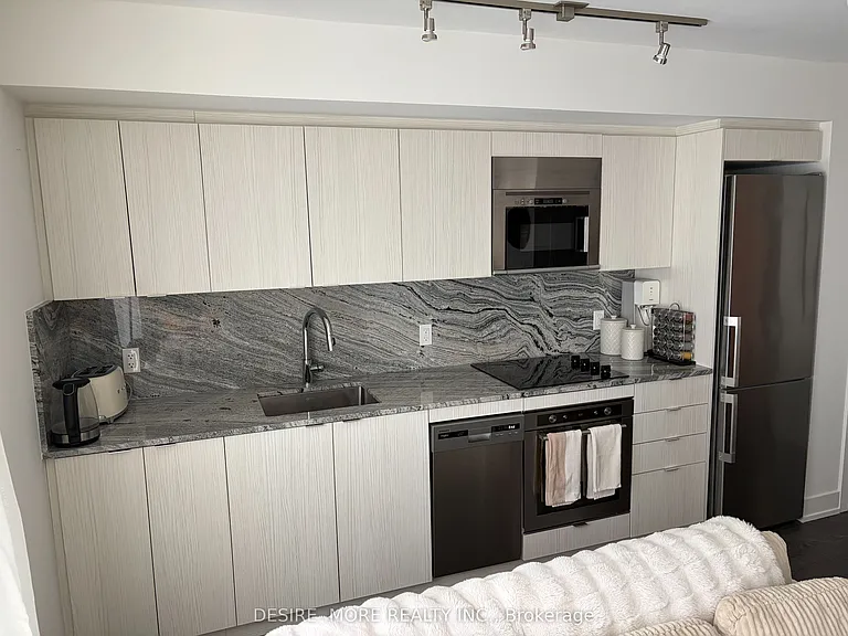 5 Mabelle Ave #2630 — Photo 6