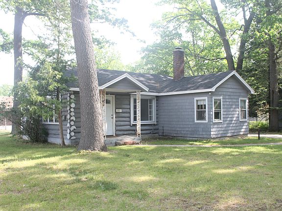 2nd image of 107 Aspen St