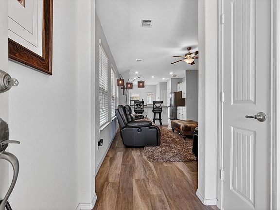 3rd image of 4027 Bighorn Dr