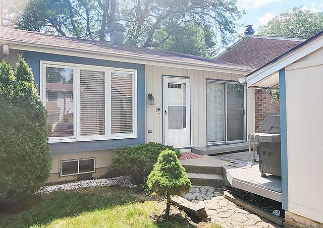 1st image of 253 Laurel Ln