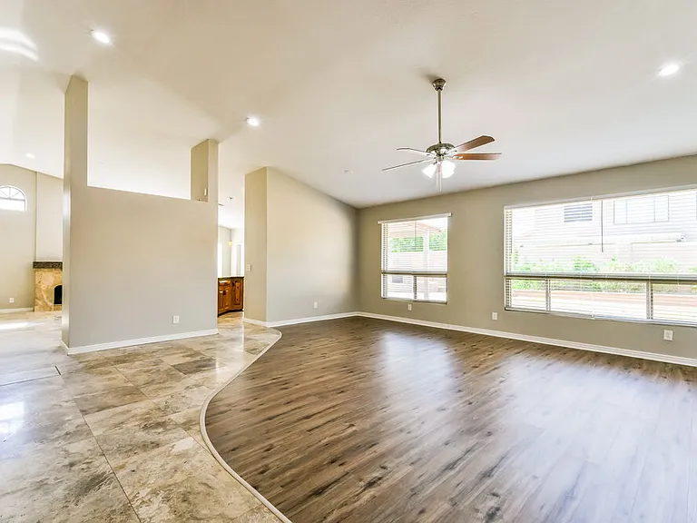 1517 W Antiqua Dr — Photo 3