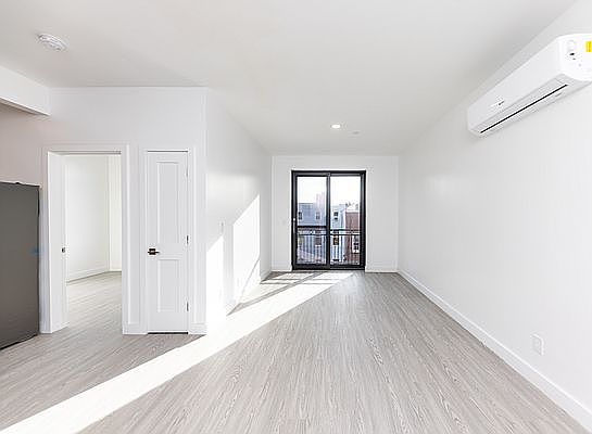 4th image of 379 Harman St Floor 4