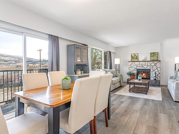 3rd image of 2160 Lynrick Rd