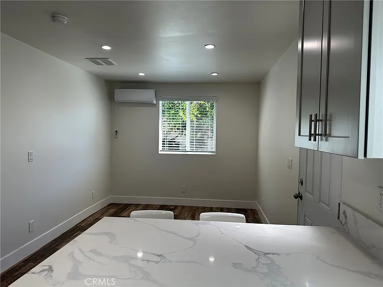 14325 Martha St — Photo 6