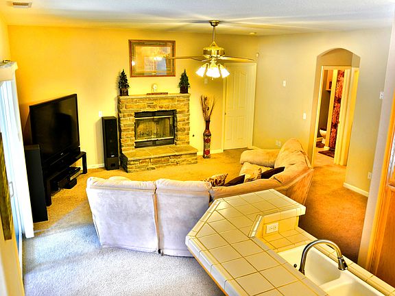 4th image of 872 Boyd Dr