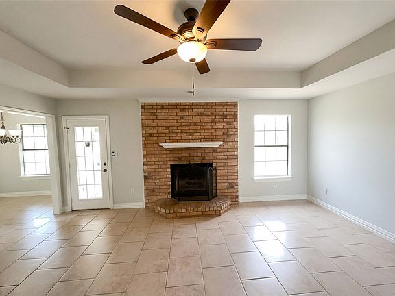 3rd image of 602 Torero Dr