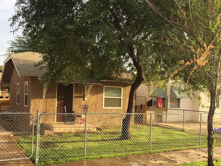 533 W Olive Ave — Photo 1