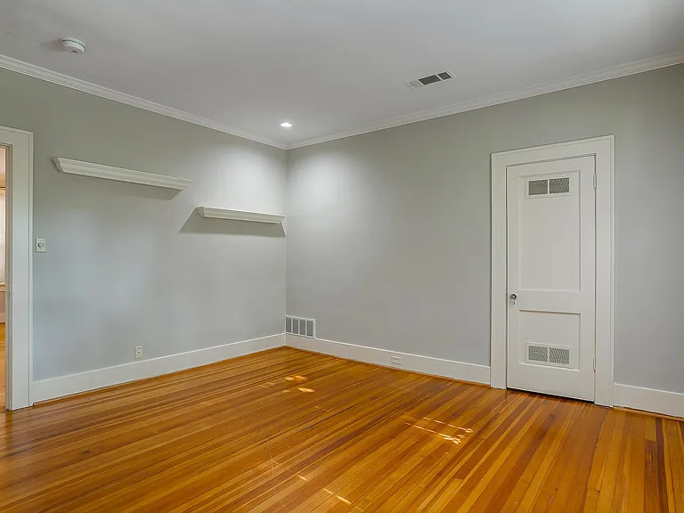 4022 Bunting Ave — Photo 1