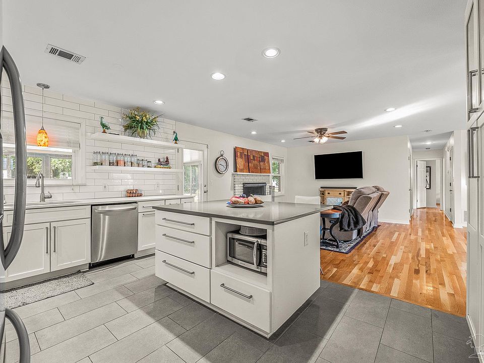 1st image of 7759 Stark Ave