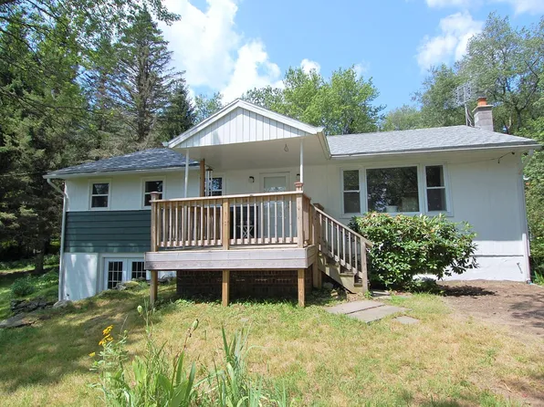 115 Creek Rd, Herrick Center, PA 18430