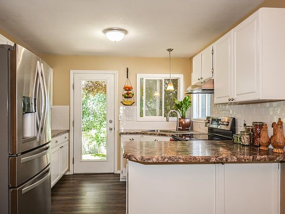 5th image of 2204 Ironwood Dr
