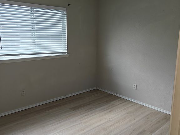 2nd image of 2344 Bloomfield Dr
