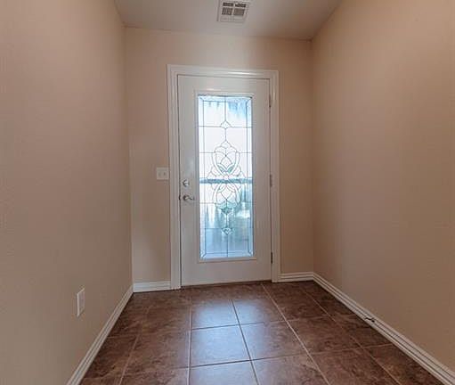 4th image of 561 Steepro Dr