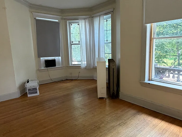 3118 W Palmer Blvd #2F — Photo 9