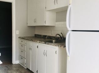 Dundee Village Rentals (824 N 46th St), Omaha, NE 68132