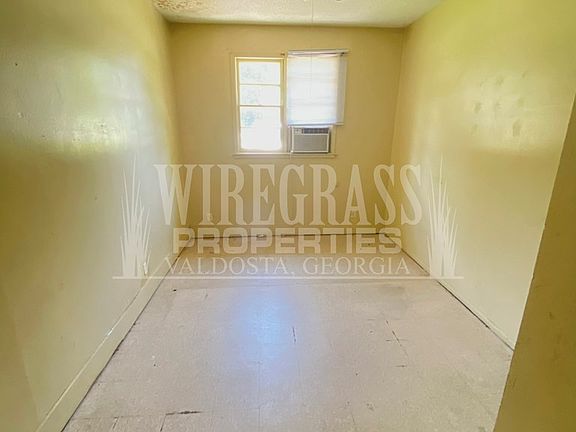 4th image of 923 Ponderosa Dr