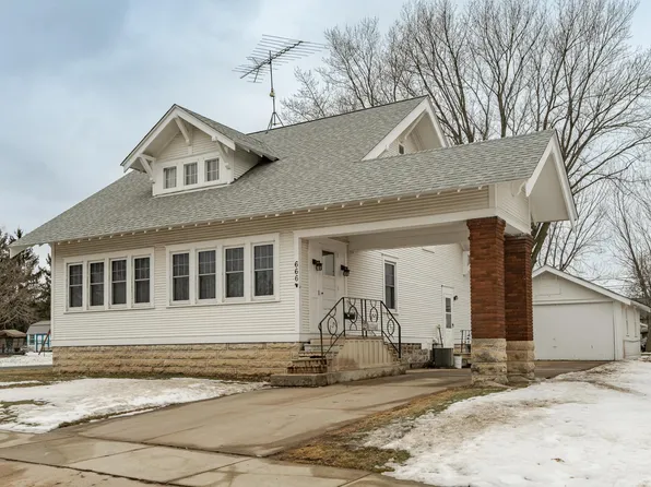 666 Saint Charles Ave, Saint Charles, MN 55972