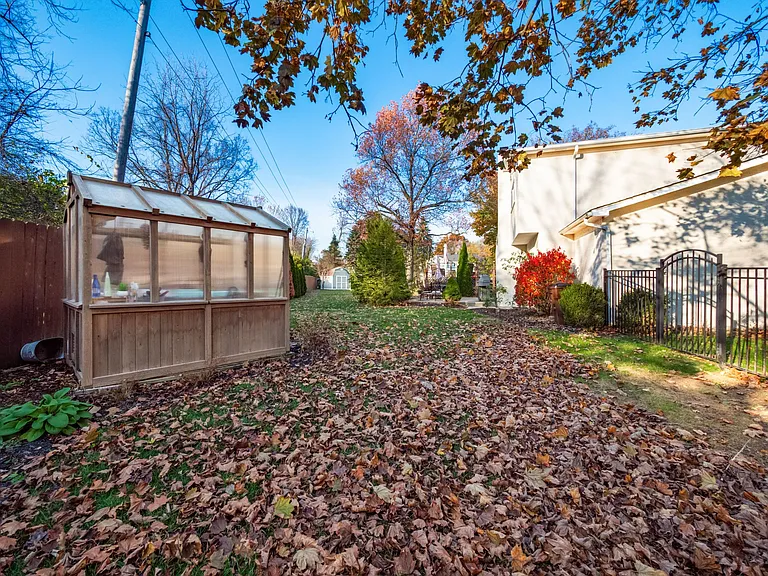 1655 Keats Ct — Photo 34