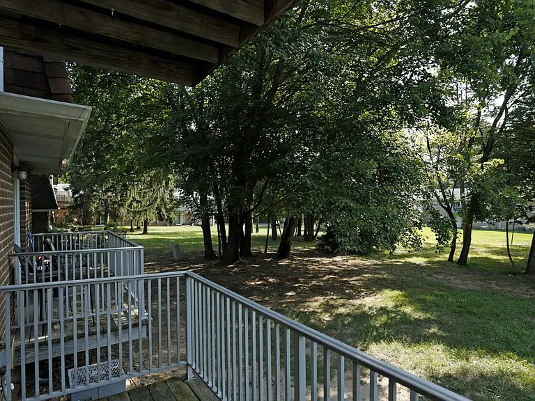 White Pine Apartments — Photo 14
