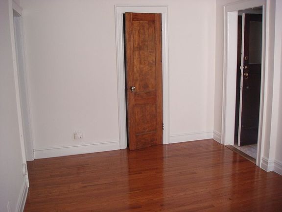 4th image of 3232 33rd St