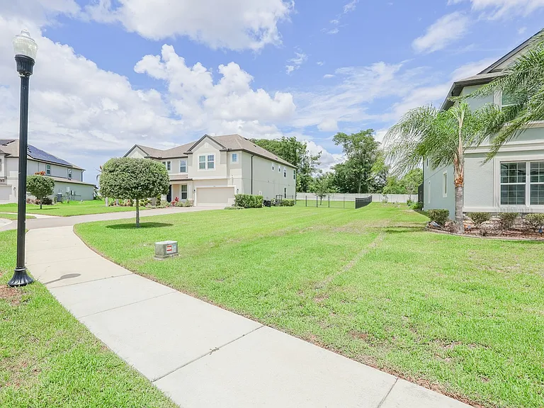 9841 Cabernet Ave — Photo 3