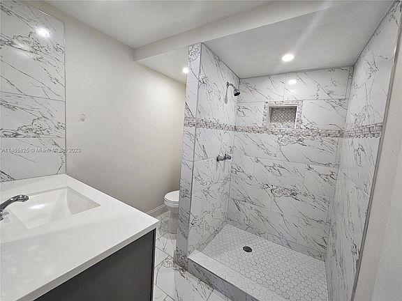 5th image of 10090 NW 80th Ct APT 1216