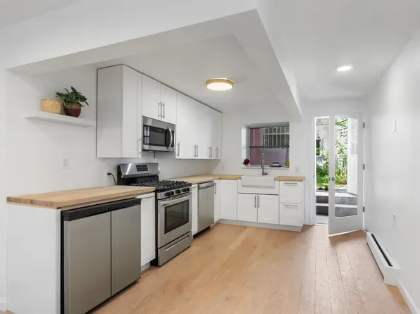 168 Prospect Park South West image 1 of 6