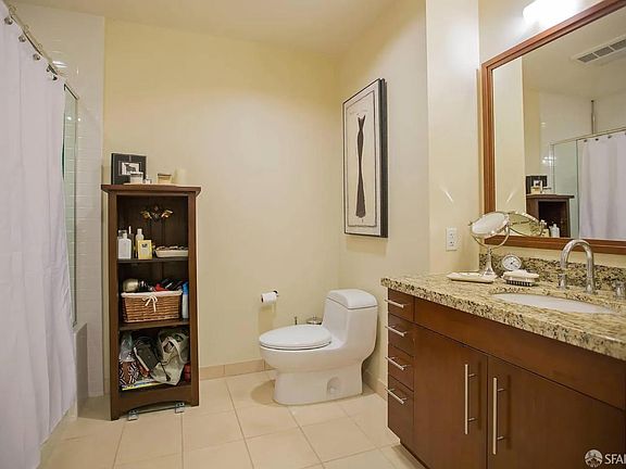 5th image of 325 Berry St APT 314