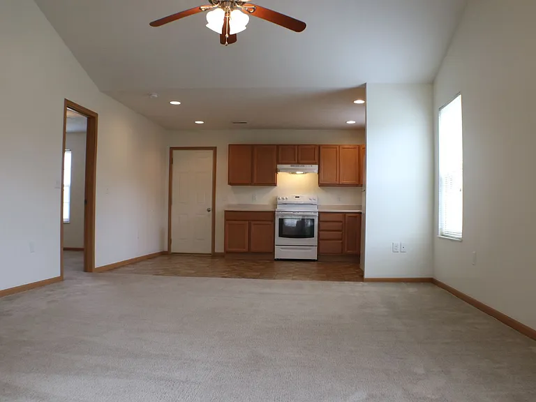 2240 Morning Glory Cir — Photo 16