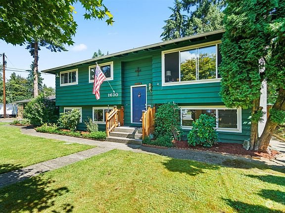 3rd image of 1630 215th Street SW