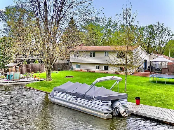 3379 W Clarice Ave, Highland, MI 48356