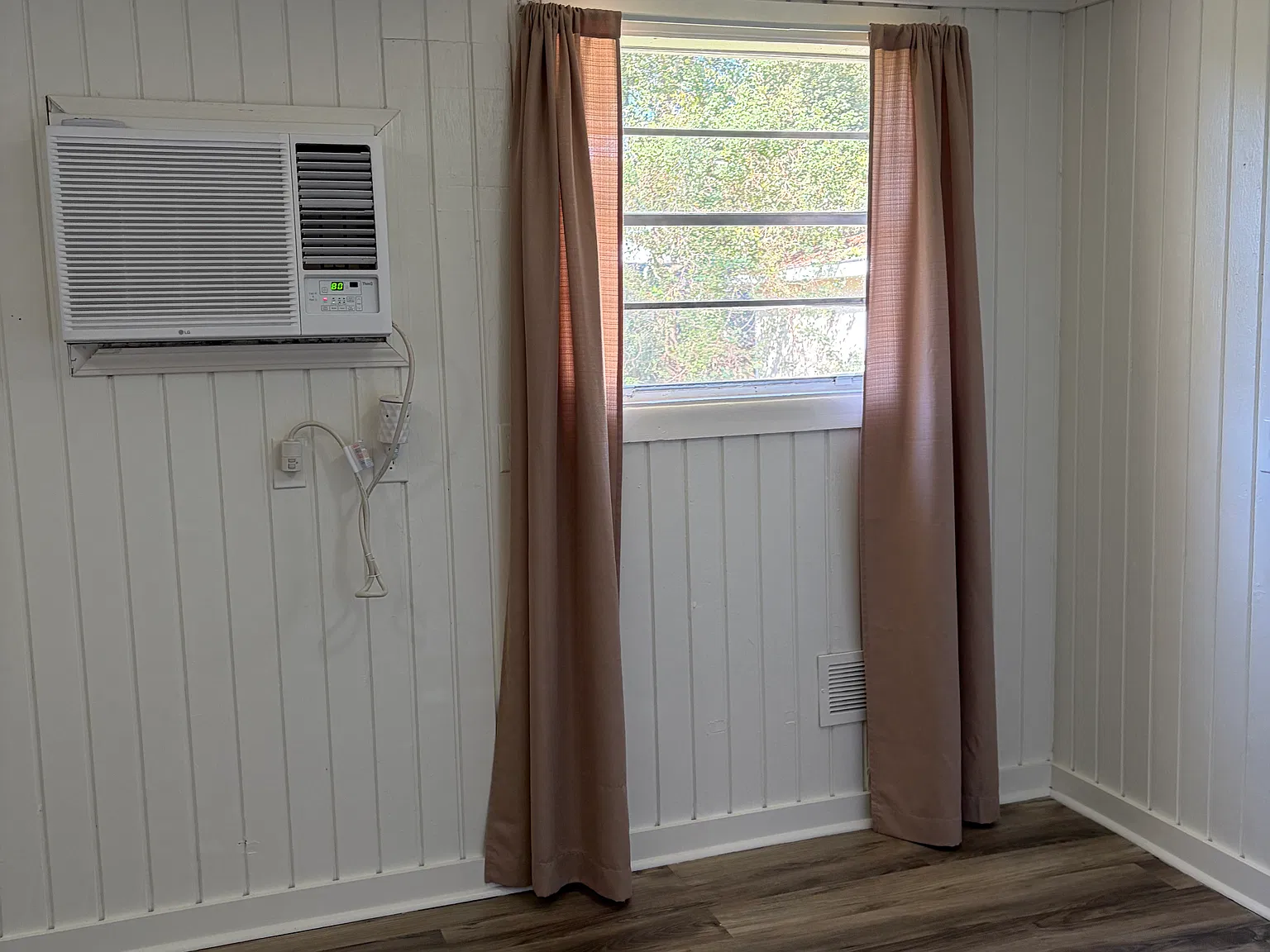 1 bed, 500 sqft, $1,050 — Photo 3