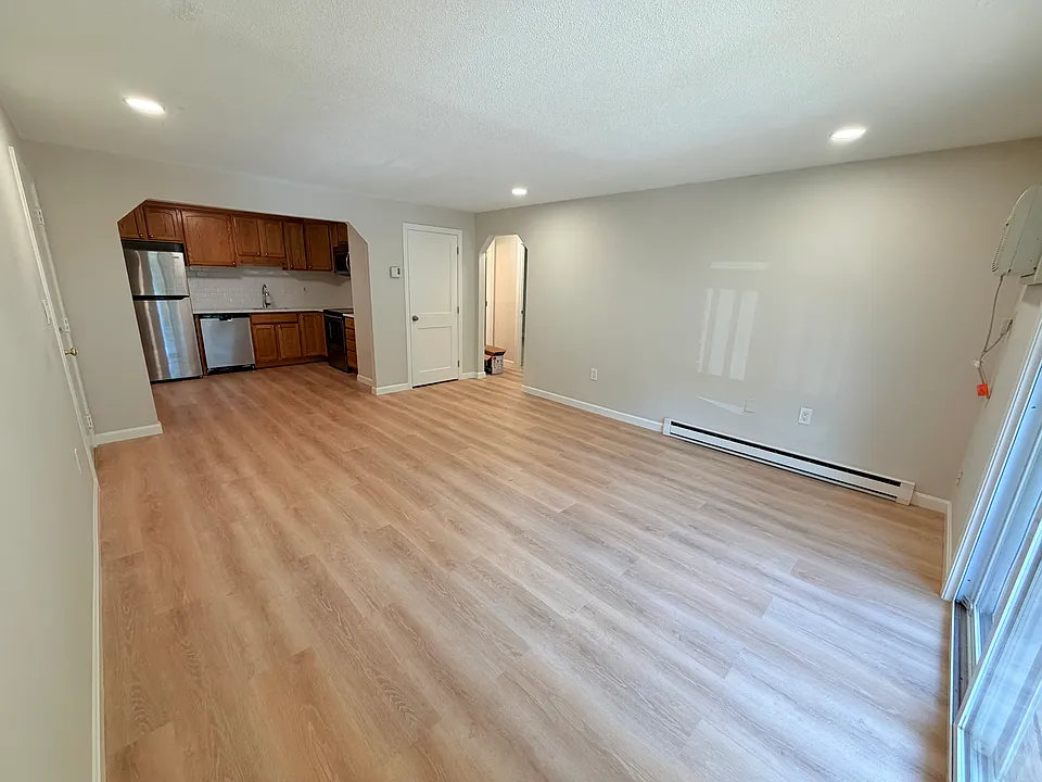 4 Hazelwood Ave #12