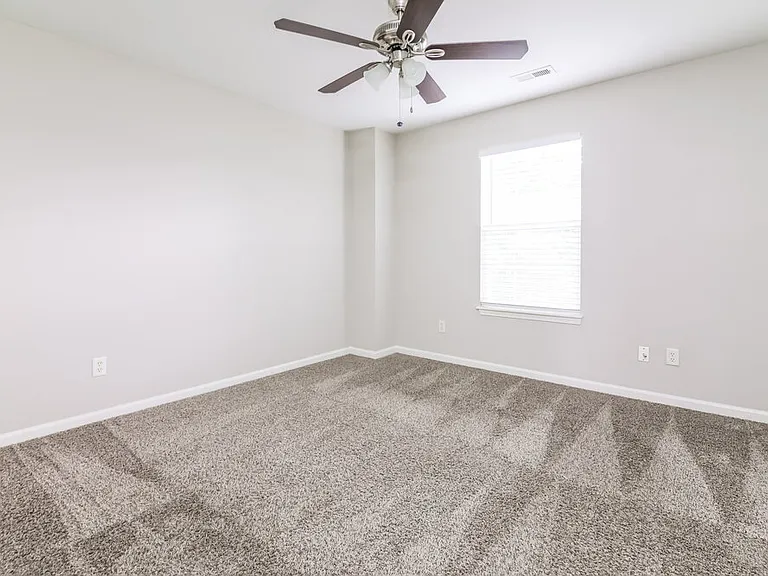1513 Clover Ridge Ct — Photo 13
