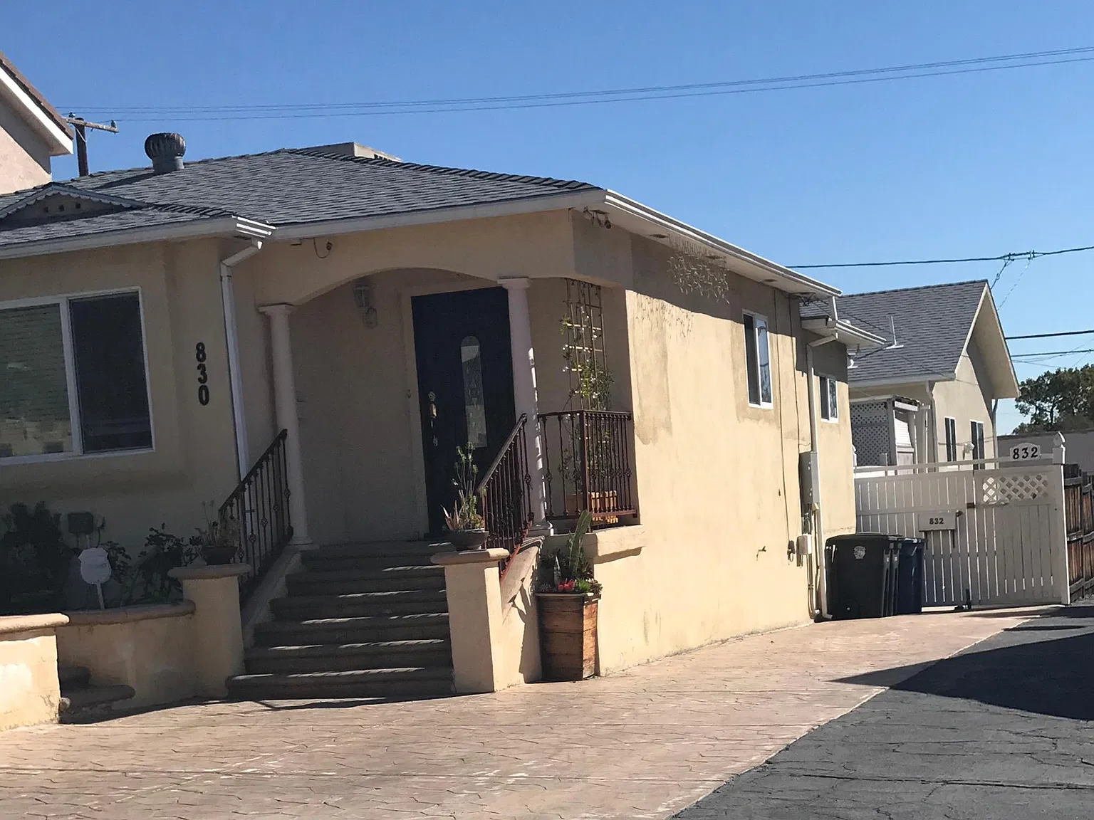 832 E Cypress Ave — Photo 1