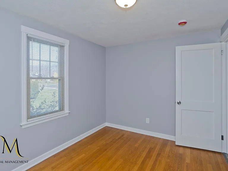 320 Island Pond Rd — Photo 8