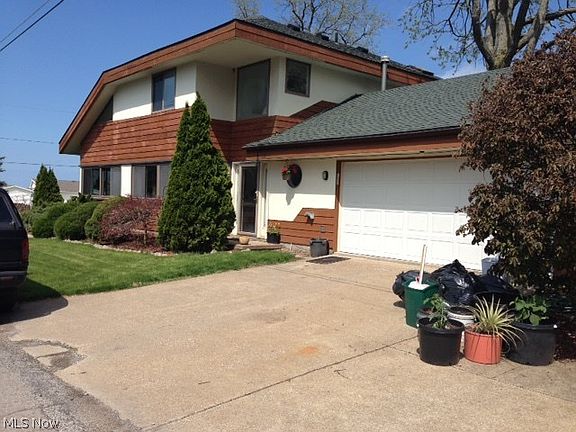 4th image of 3419 Edgewater Dr