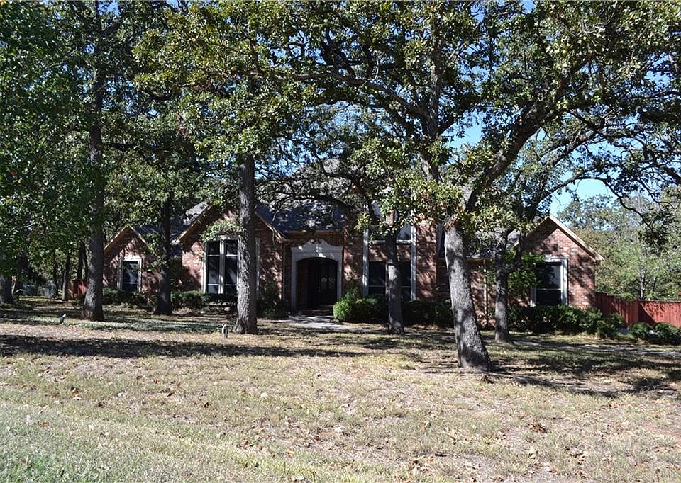 1st image of 200 Fawn Hollow Dr