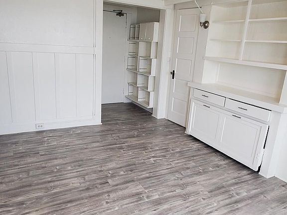 5th image of 16 Thornton Ave #300