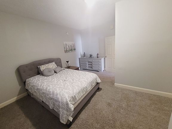 5th image of 1000 Taylor St