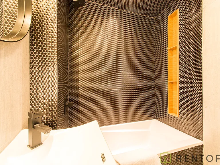 832 Lexington Ave #5E — Photo 18