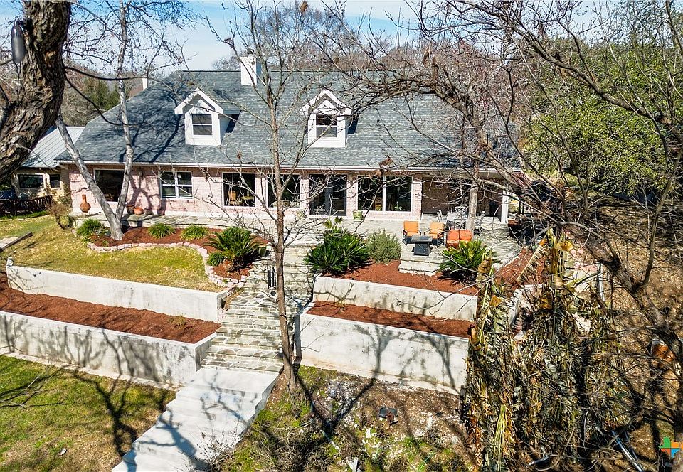 1st image of 425 River Springs Dr