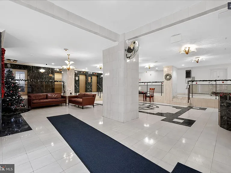 1121 Arlington Blvd #702 — Photo 3