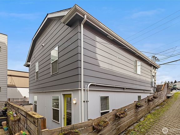 3rd image of 5045 37th Avenue S