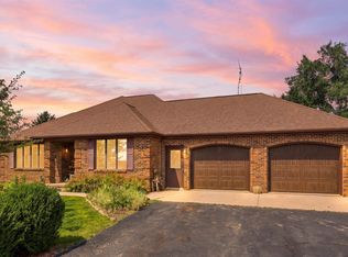 9096 E Stagecoach Trl, Warren, IL 61087