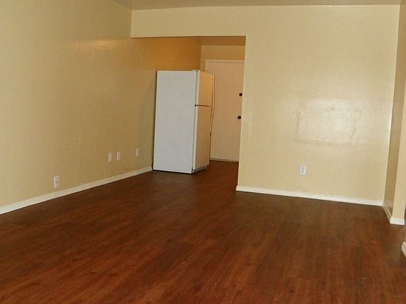 4th image of 6739 N 61st Ave APT C
