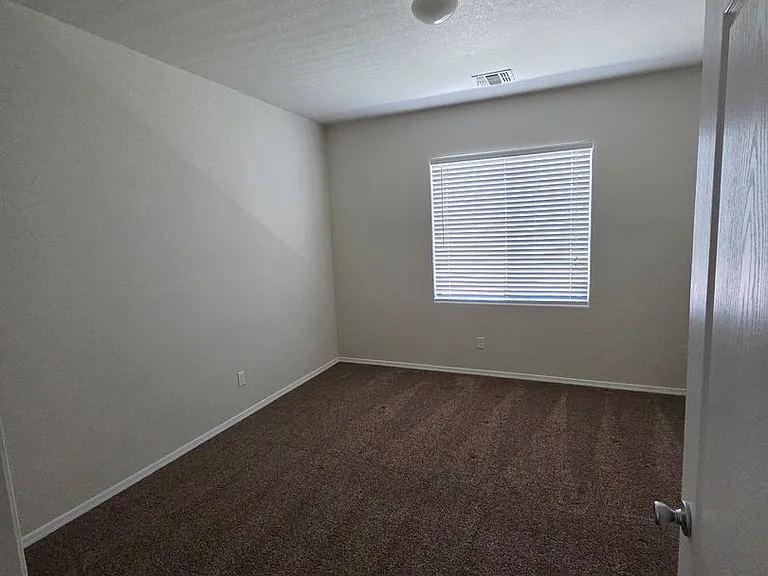 10915 Topacio St NW — Photo 7