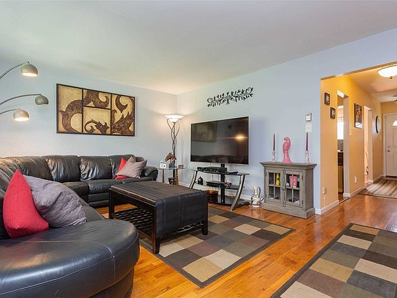 5th image of 215-31 23rd Ave